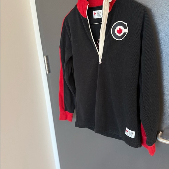 The Bay 2010 Olympic Sz. S GUC Classic Black and Red Quarter-Zip Sweatshirt - Picture 5 of 14